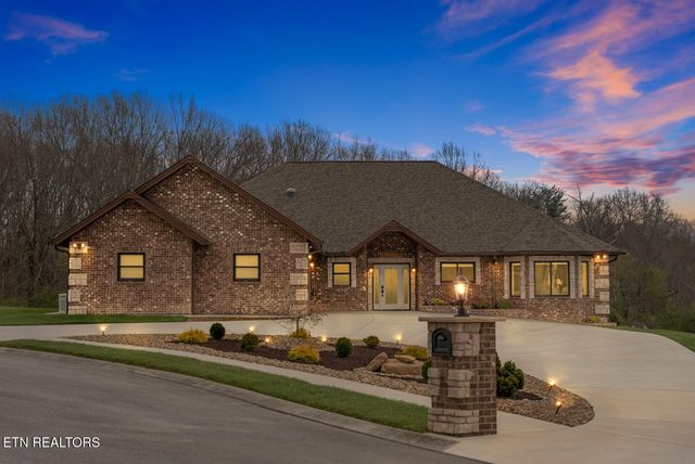 42 Sycamore Rd, Crossville, TN 38555