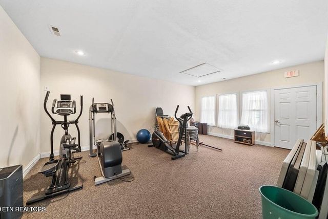 42 Sycamore Rd, Crossville, TN 38555