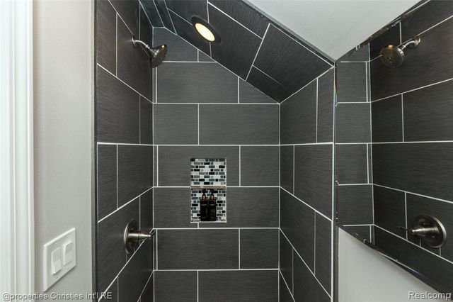 1127 Mclean Avenue, Royal Oak, MI 48067