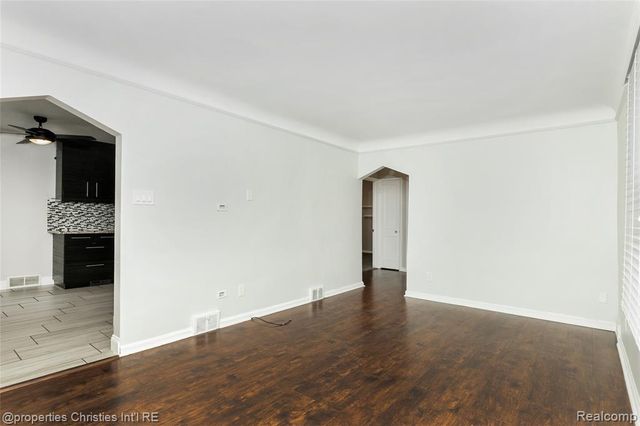 1127 Mclean Avenue, Royal Oak, MI 48067