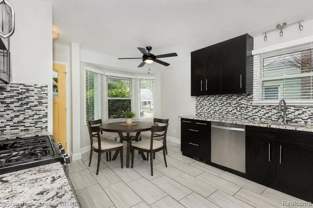 1127 Mclean Avenue, Royal Oak, MI 48067