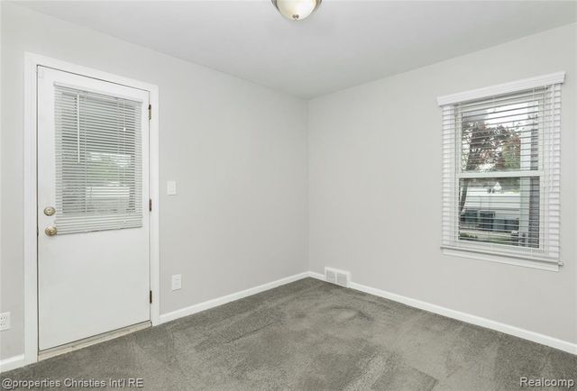 1127 Mclean Avenue, Royal Oak, MI 48067