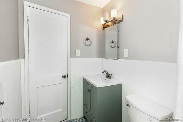 1127 Mclean Avenue, Royal Oak, MI 48067