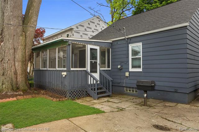 1127 Mclean Avenue, Royal Oak, MI 48067