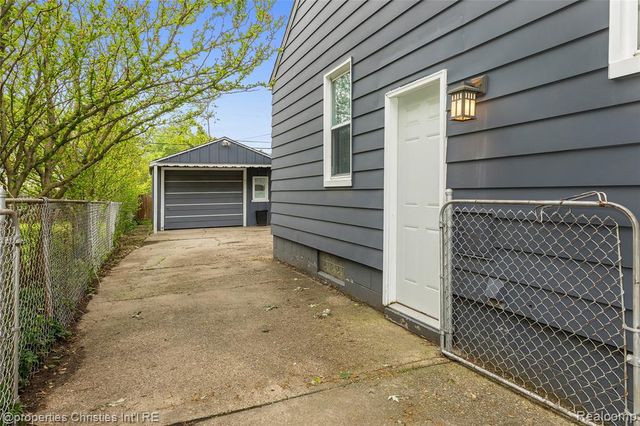 1127 Mclean Avenue, Royal Oak, MI 48067