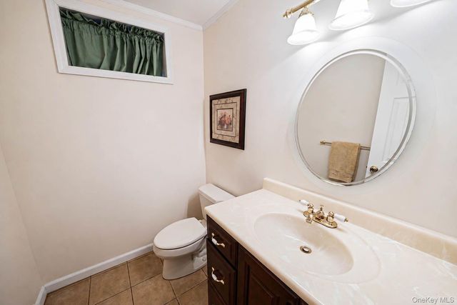 9 Amber Lane, Wading River, NY 11792