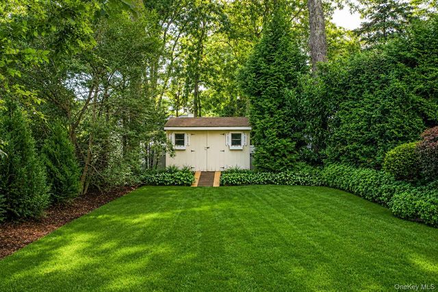 9 Amber Lane, Wading River, NY 11792