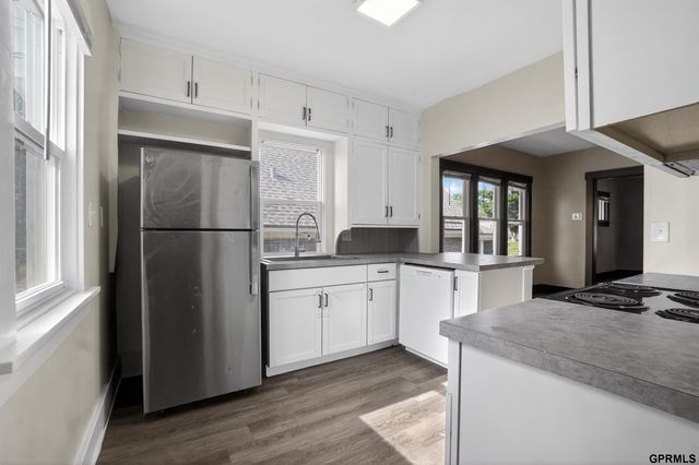 5911 N 33Rd Avenue, Omaha, NE 68111