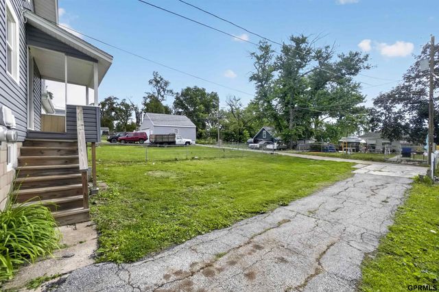 5911 N 33Rd Avenue, Omaha, NE 68111