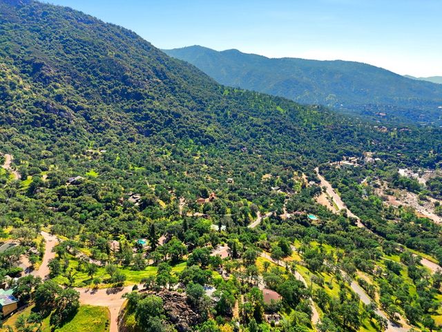 45241 Crest Lane, Three Rivers, CA 93271