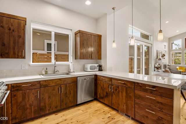 63378 NW Clearstone Drive, Bend, OR 97703