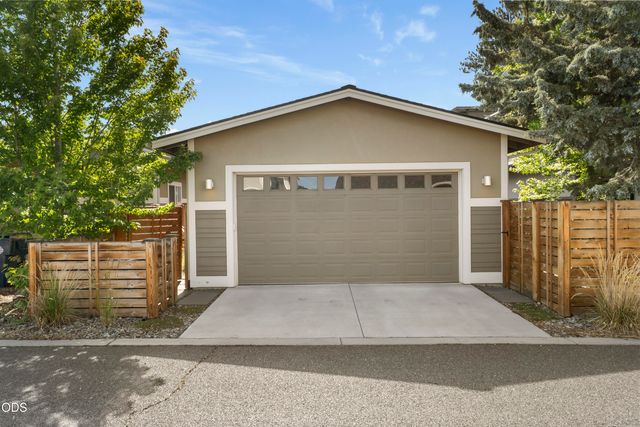 63378 NW Clearstone Drive, Bend, OR 97703