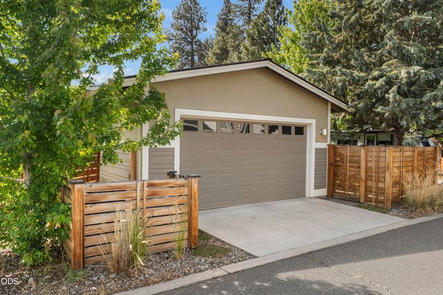 63378 NW Clearstone Drive, Bend, OR 97703