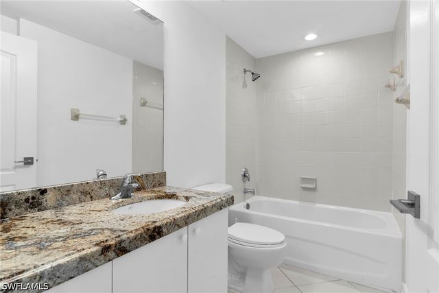 7835 Regal Heron CIR 202, Naples, FL 34104