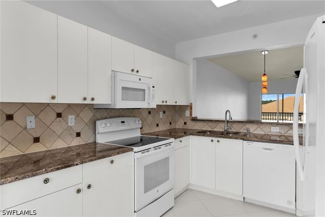 7835 Regal Heron CIR 202, Naples, FL 34104
