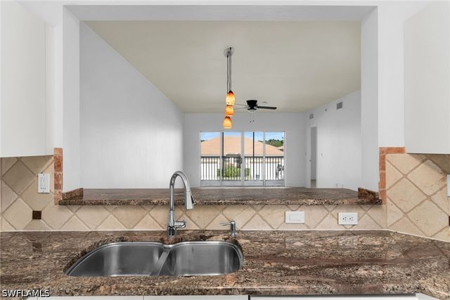 7835 Regal Heron CIR 202, Naples, FL 34104