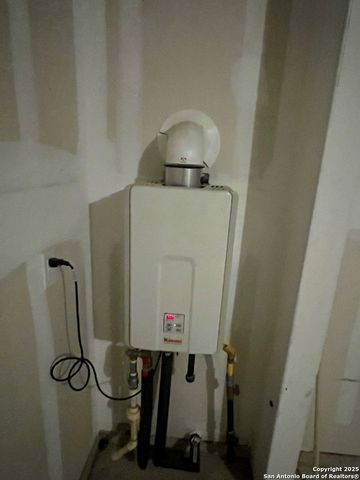 10418 Midsummer Mdw, Converse, TX 78109