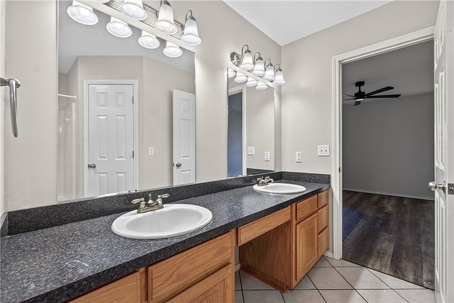 2566 W Arthur Hart Street, Fayetteville, AR 72703