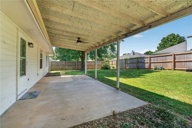 2566 W Arthur Hart Street, Fayetteville, AR 72703