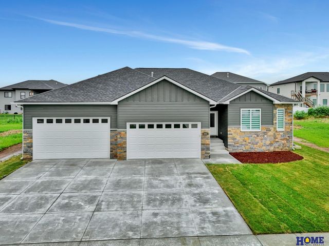 945 N 108th Street, Lincoln, NE 68527