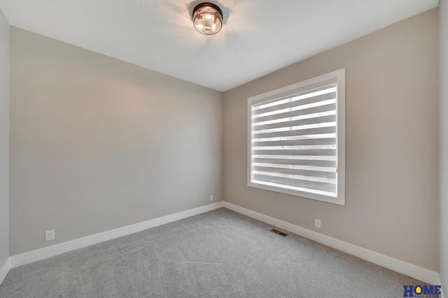 945 N 108th Street, Lincoln, NE 68527