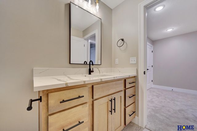 945 N 108th Street, Lincoln, NE 68527