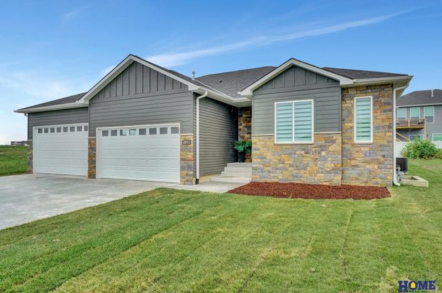 945 N 108th Street, Lincoln, NE 68527
