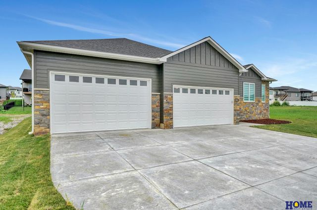 945 N 108th Street, Lincoln, NE 68527