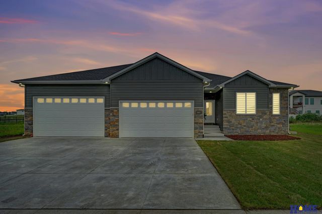 945 N 108th Street, Lincoln, NE 68527