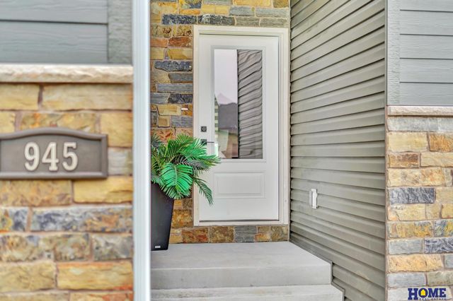 945 N 108th Street, Lincoln, NE 68527