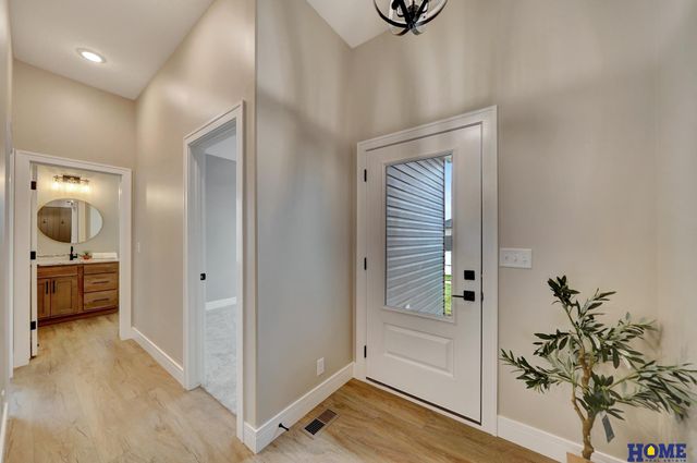 945 N 108th Street, Lincoln, NE 68527