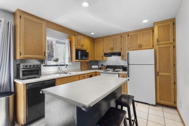 1394 O KEEFE ROAD, De Pere, WI 54115