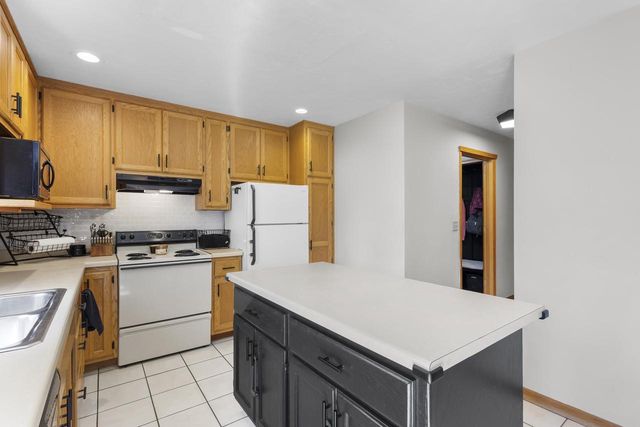 1394 O KEEFE ROAD, De Pere, WI 54115