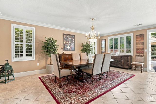6401 Charwood Place, Bakersfield, CA 93306