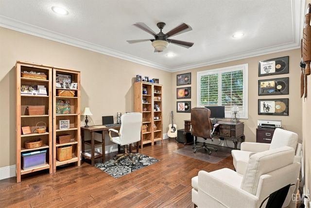 6401 Charwood Place, Bakersfield, CA 93306