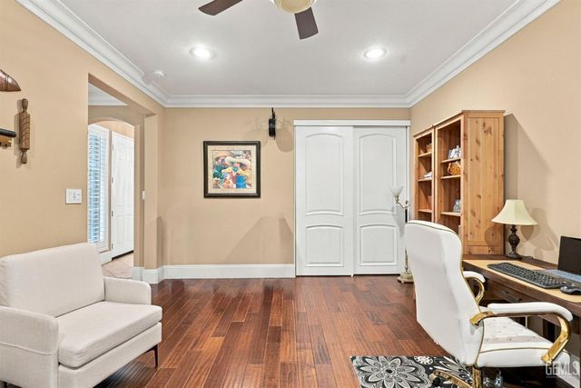 6401 Charwood Place, Bakersfield, CA 93306