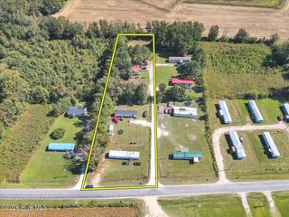 103 Albert Brown Mhp Lane, Rose Hill, NC 28458