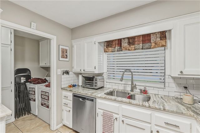 2403 Briar Oaks Drive, Bryan, TX 77802