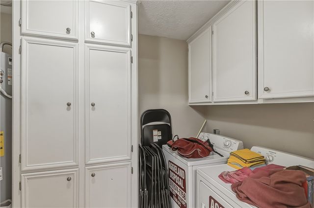 2403 Briar Oaks Drive, Bryan, TX 77802