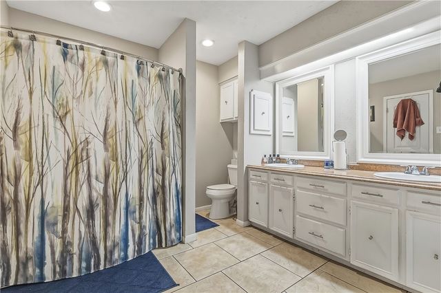 2403 Briar Oaks Drive, Bryan, TX 77802