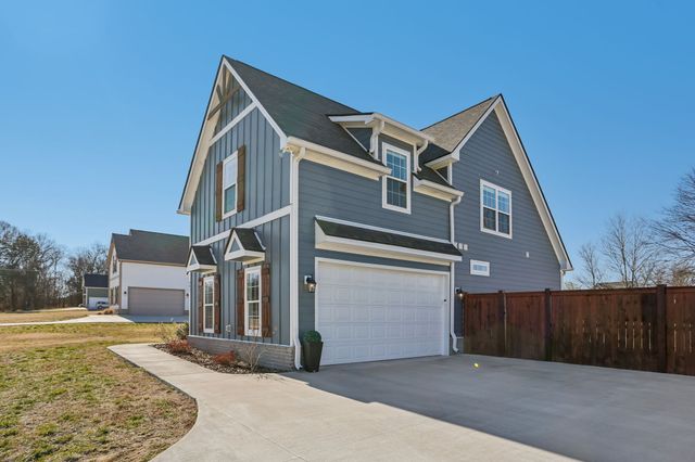 561 Hiwassee Rd, Lebanon, TN 37087