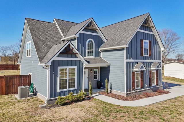 561 Hiwassee Rd, Lebanon, TN 37087