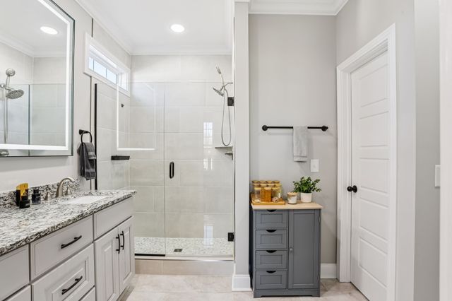 561 Hiwassee Rd, Lebanon, TN 37087