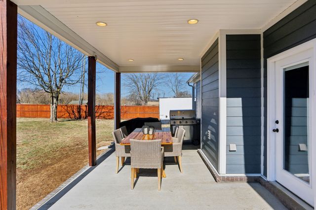 561 Hiwassee Rd, Lebanon, TN 37087