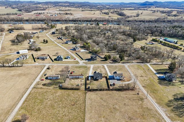 561 Hiwassee Rd, Lebanon, TN 37087