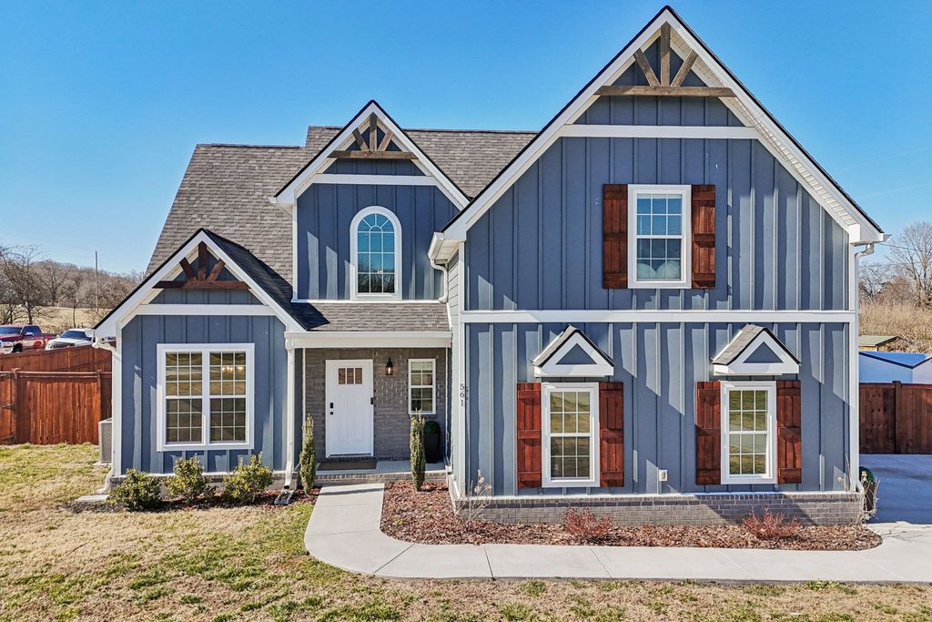 561 Hiwassee Rd, Lebanon, TN 37087