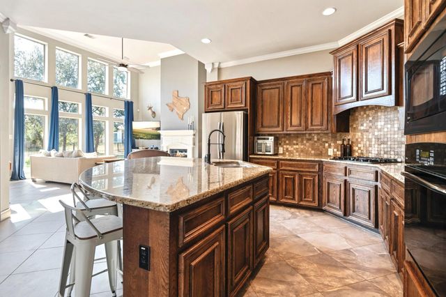 2643 Imperial Grove Lane, Conroe, TX 77385