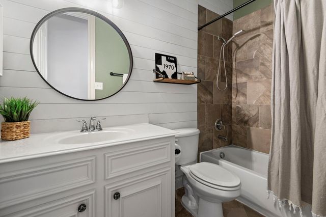 2643 Imperial Grove Lane, Conroe, TX 77385