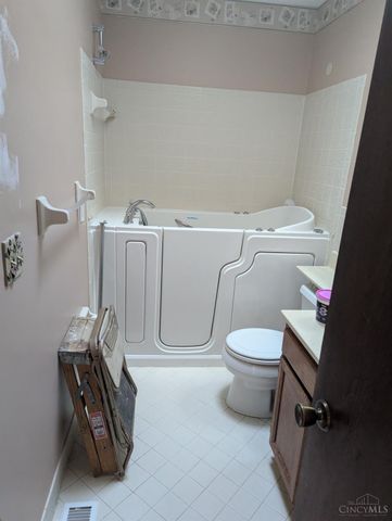 1424 Finch Lane, Miami Twp, OH 45150