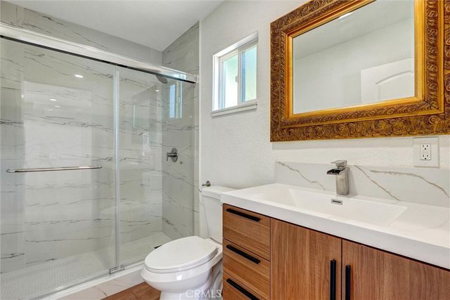 19549 Schoolcraft, Reseda, CA 91335